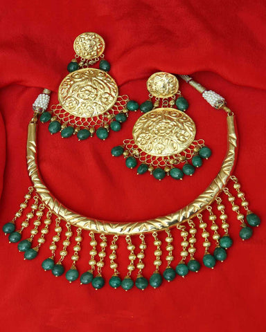 Tehzeeb Gold Finished Emerald Hasli Nacelace & Earrings