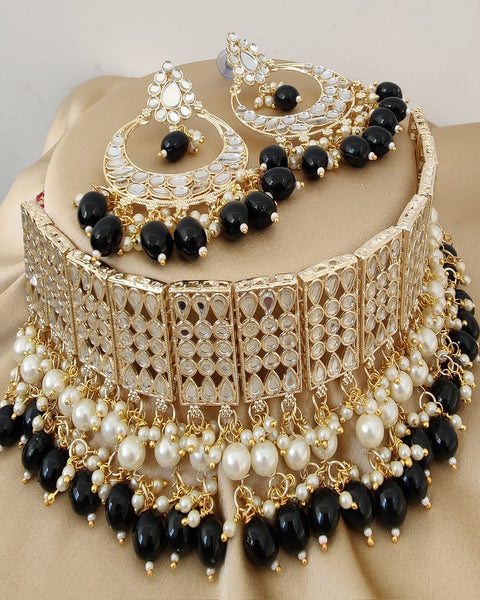 Gorgeous Golden Color Diamond Mirrors Choker Necklace and Charming Earrings with Beautiful Black Color Pearls for Special Occasion