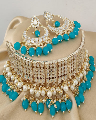 Beautiful Golden Color Diamond Mirrors Choker Necklace and Earrings for Special Occasion