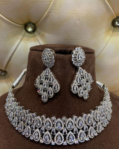 Lustrous High Quality Necklace and Earrings for Special Occasion