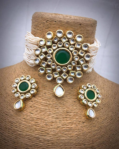 Gorgeous Golden Color Necklace with Earrings