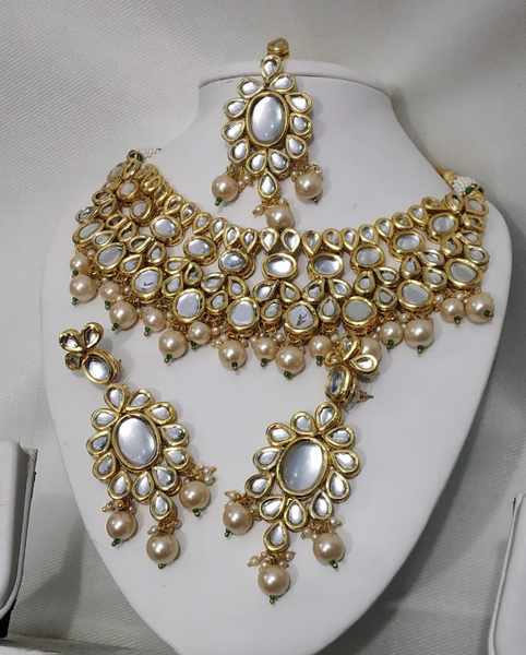 Magnificent Golden and White Color Kundan Choker Necklace for Special Occasion