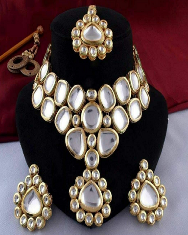 Gorgeous High Quality Golden Color Kundan Necklace with Back Meenakari and Charming White Color Pearls for Special Occasion