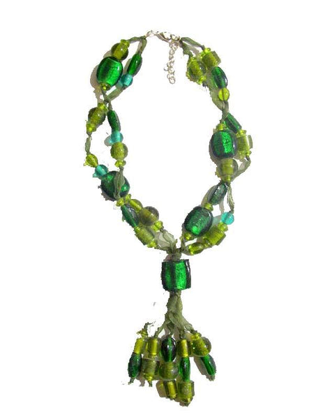 Lustrous round shaped Green Necklace
