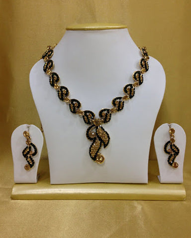 Leaf Cut Black & golden Necklace