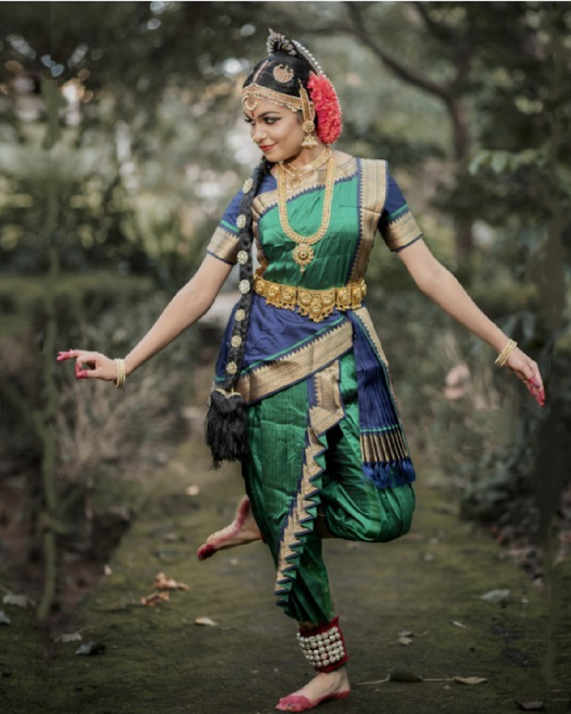 Attractive Green and Blue Color Classical Dance Kuchipudi Sunpleat ...